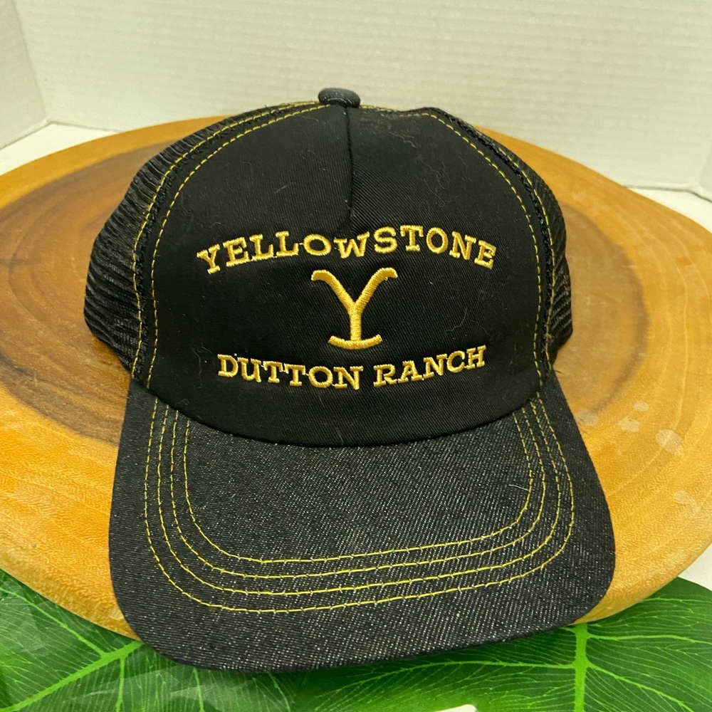 Yellowstone Dutton Ranch Snap Back NWT